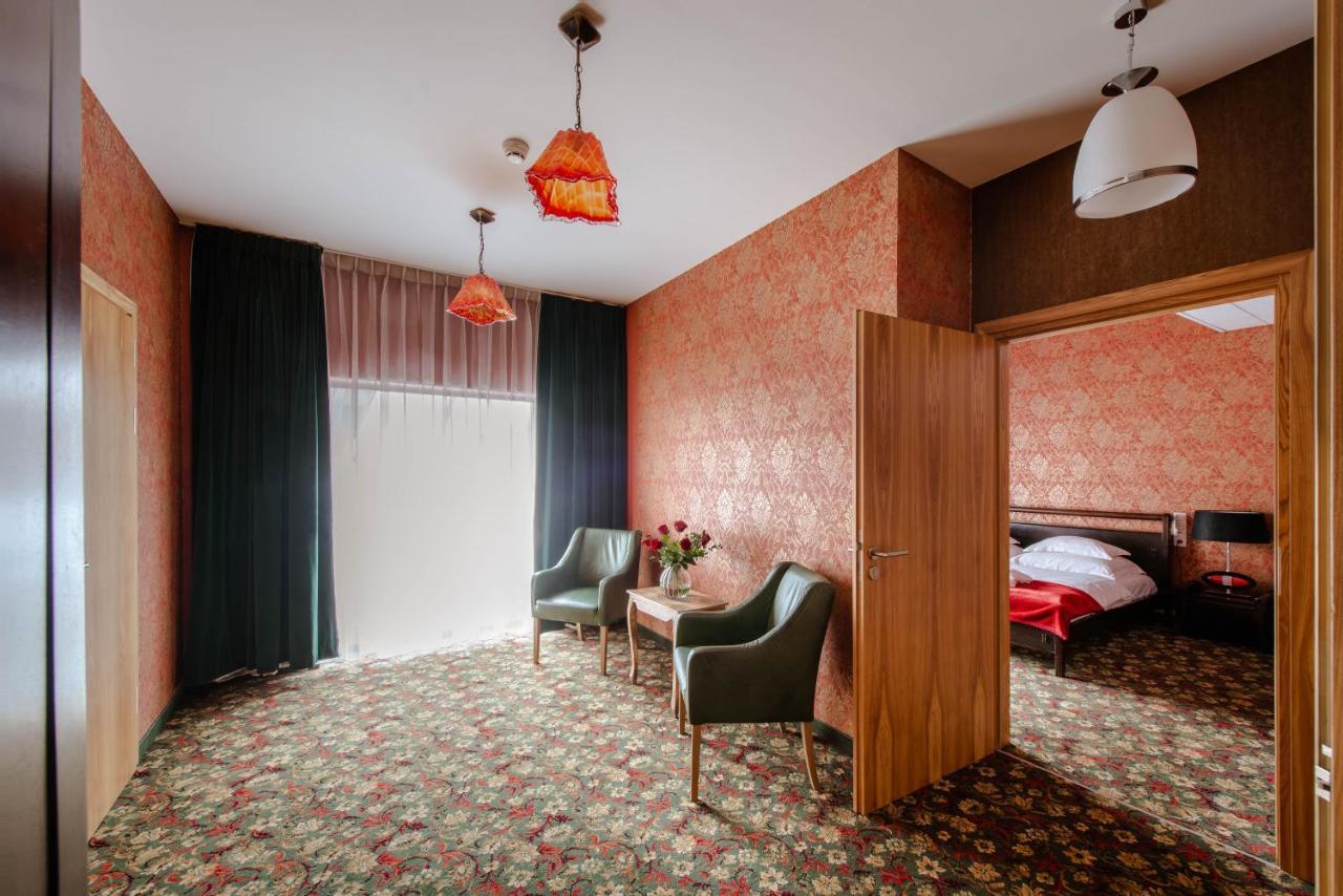 Hotel Lenart Groß Salze Exterior foto
