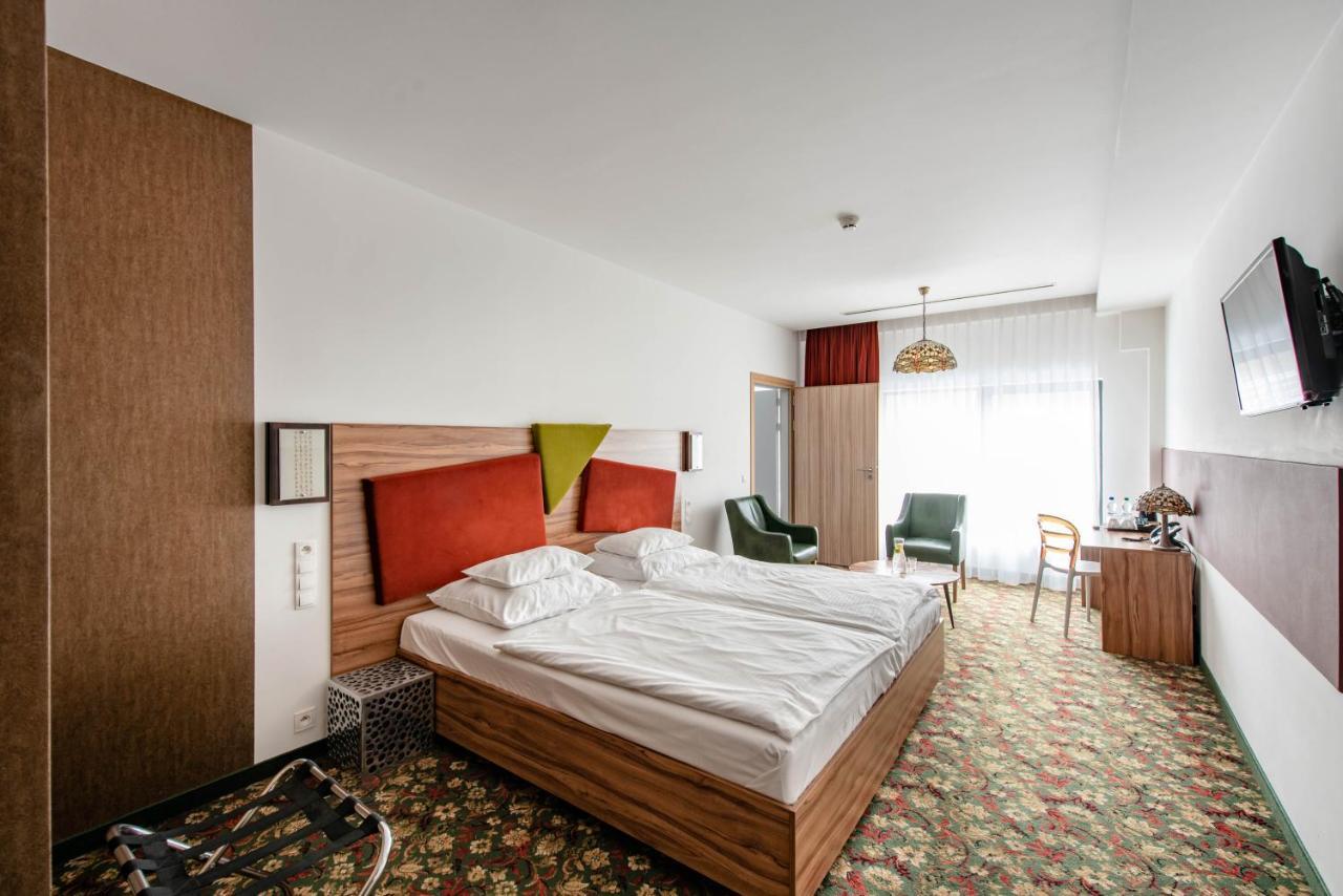 Hotel Lenart Groß Salze Exterior foto